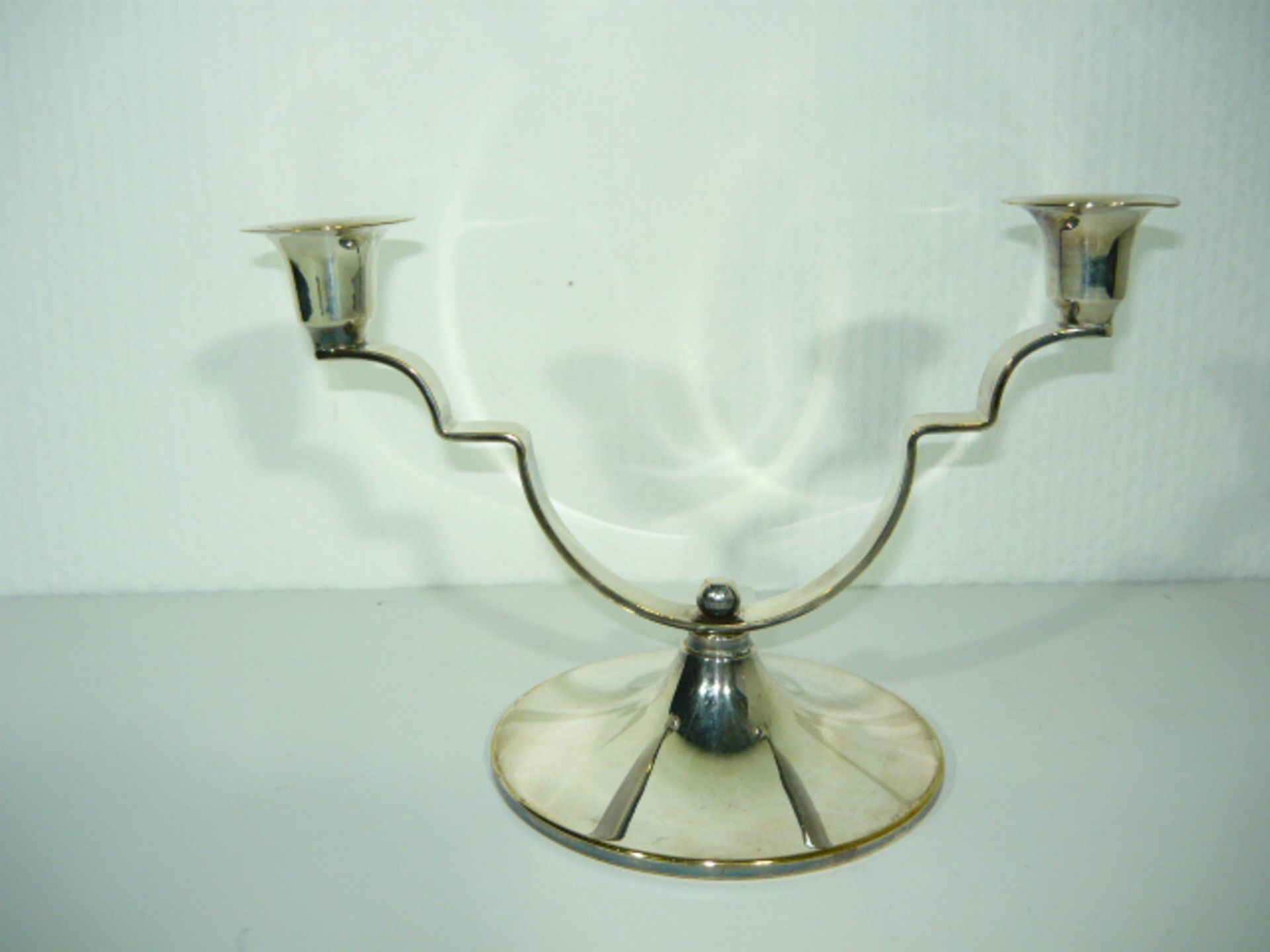 Dana. Art Deco Zweiarmleuchter. Versilbert. H. 16, B. 24cm. KOSTENLOSER VERSAND INNERHALB