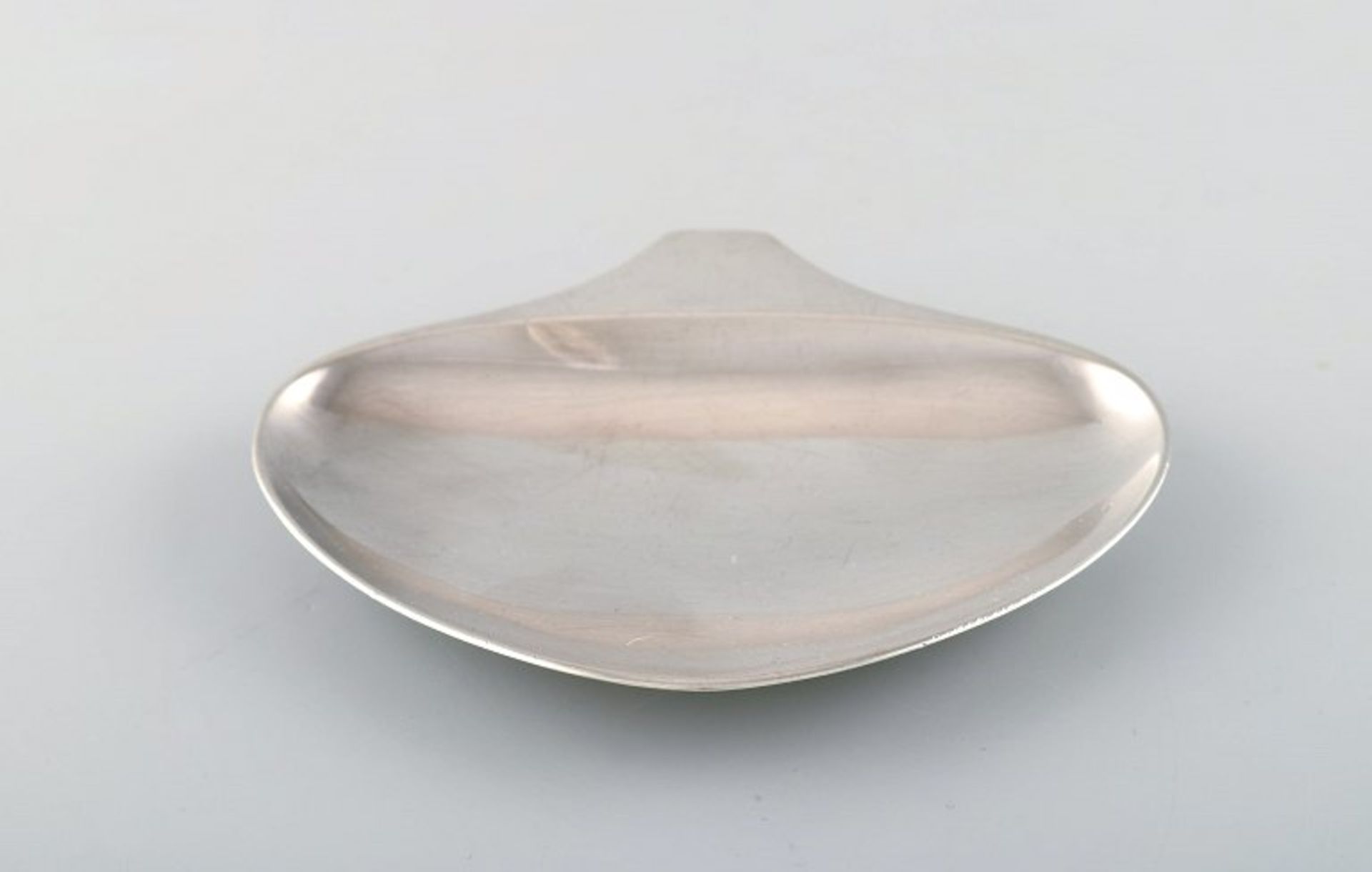 Henning Koppel for Georg Jensen. Schale in Sterlingsilber. Ca. 14x12cm.