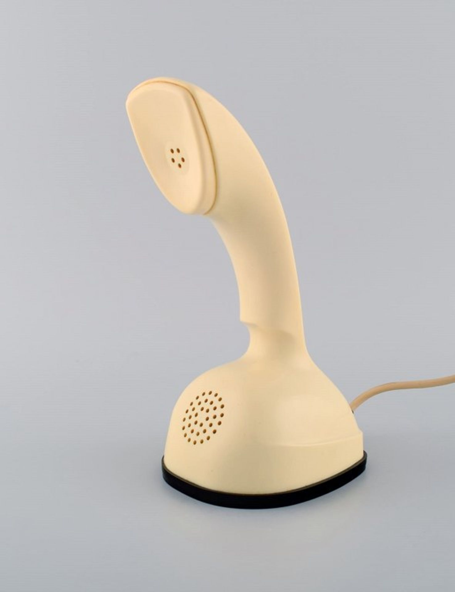 Ericsson Cobra Telefon. Creme. Wählscheibe im Boden. Schwedischer Design Klassiker. Nicht geprüft.