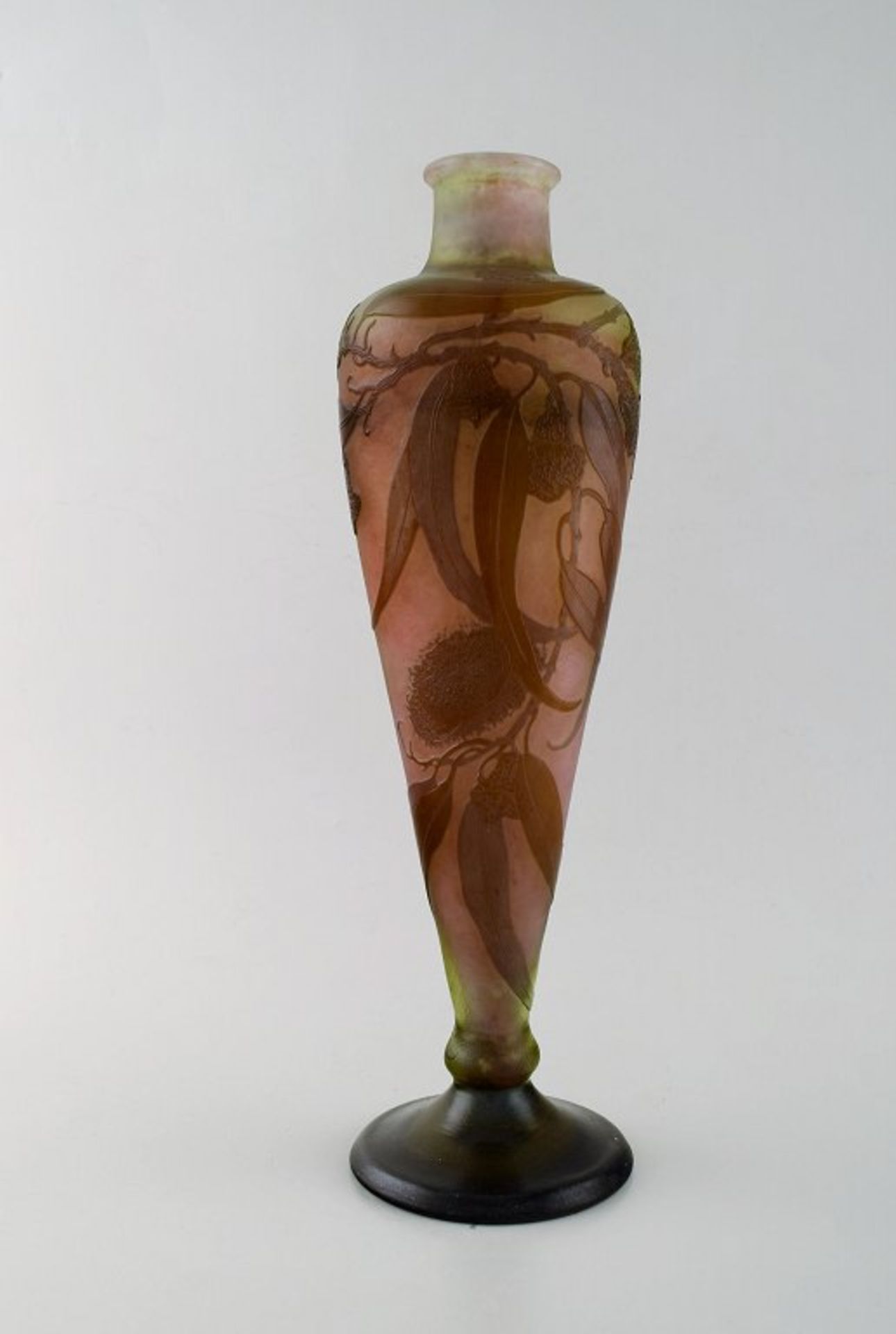 Emile Gallé Vase. Um 1910. Sig. H. ca. 38cm. .
