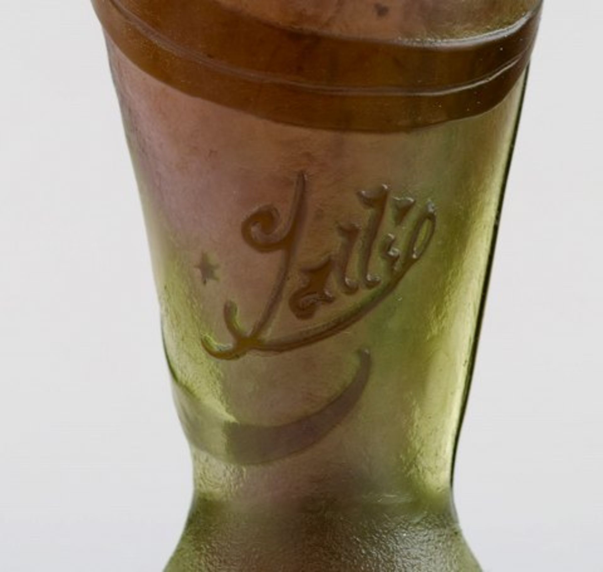 Emile Gallé Vase. Um 1910. Sig. H. ca. 38cm. . - Bild 2 aus 2
