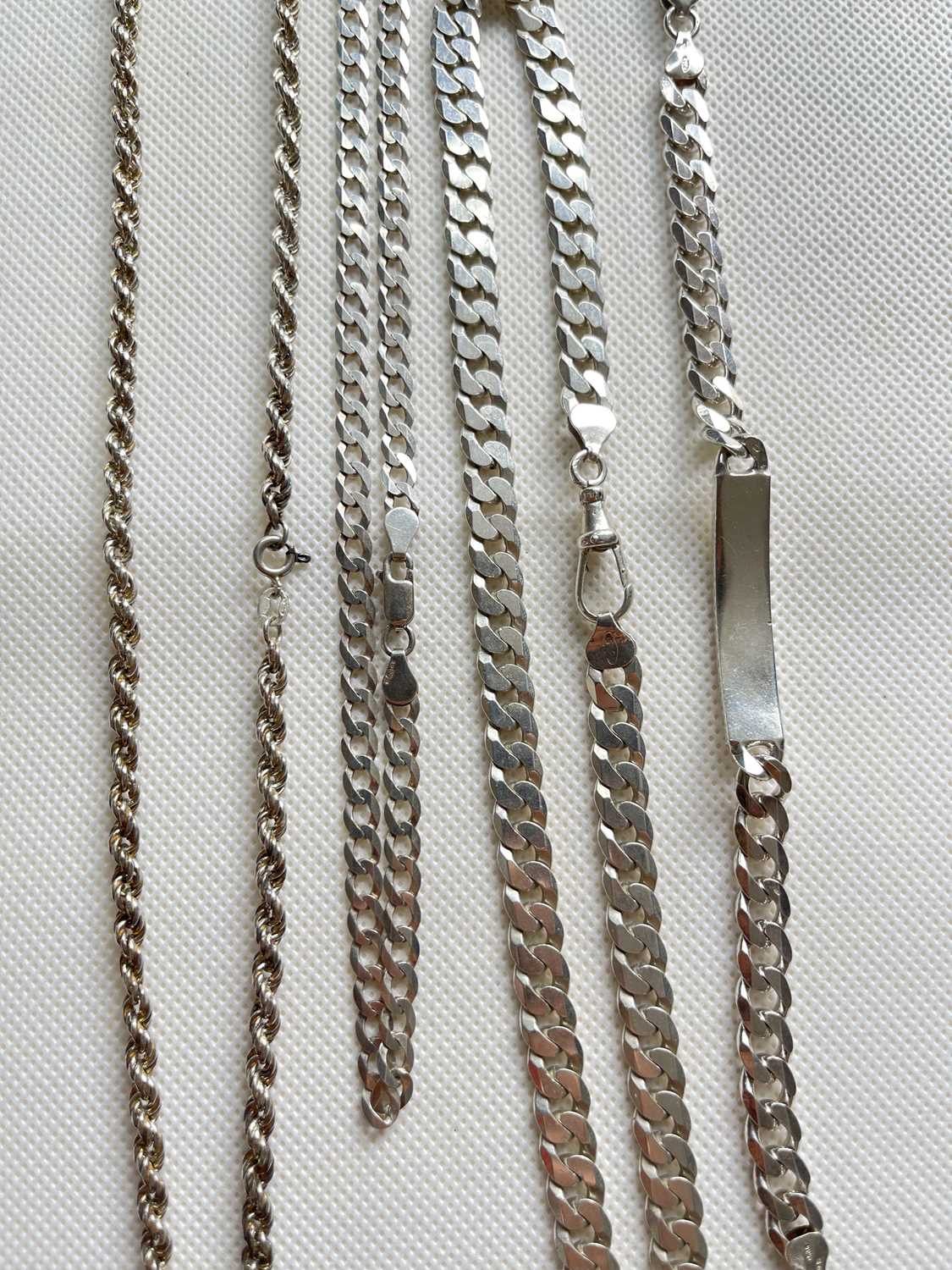 Mixed Lot Of Chains And A Curb Chain ID Bracelet ( 85 grams ) - Image 3 of 3