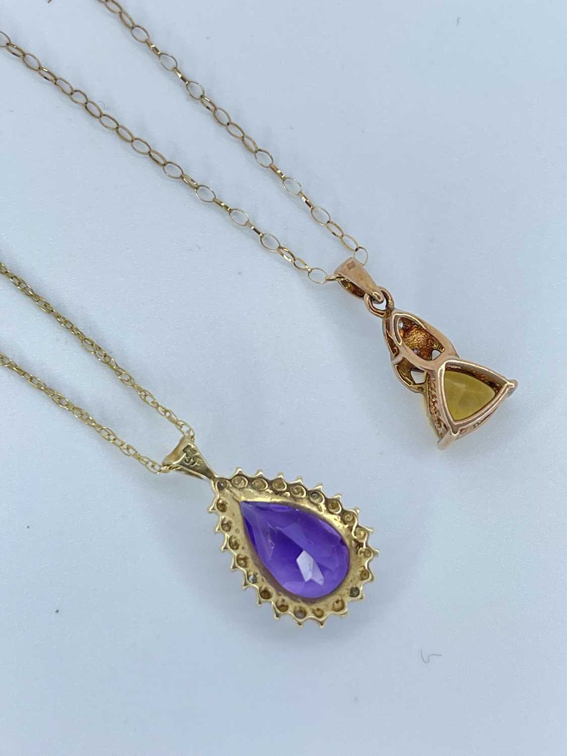 2x 9ct Gold Necklaces ( 5.5 grams ) - Image 3 of 4