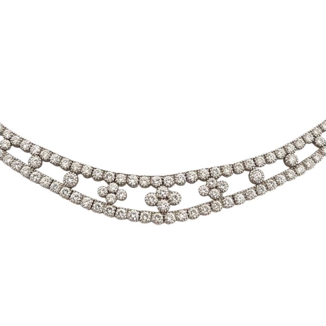 A diamond set collar in 18ct white gold - Image 2 of 4