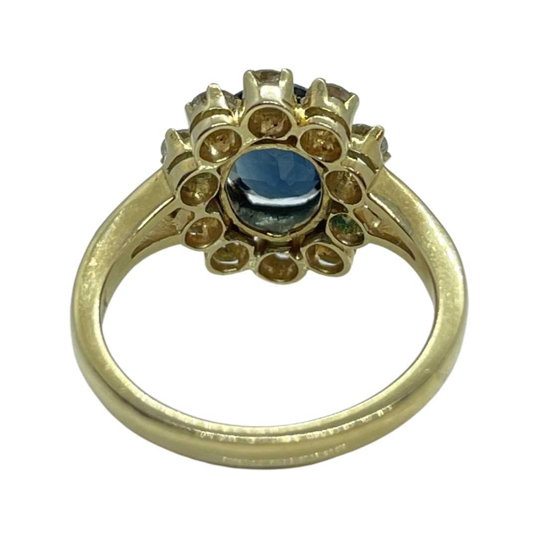 18ct Gold Sapphire And Diamond Cluster Ring - Image 2 of 4