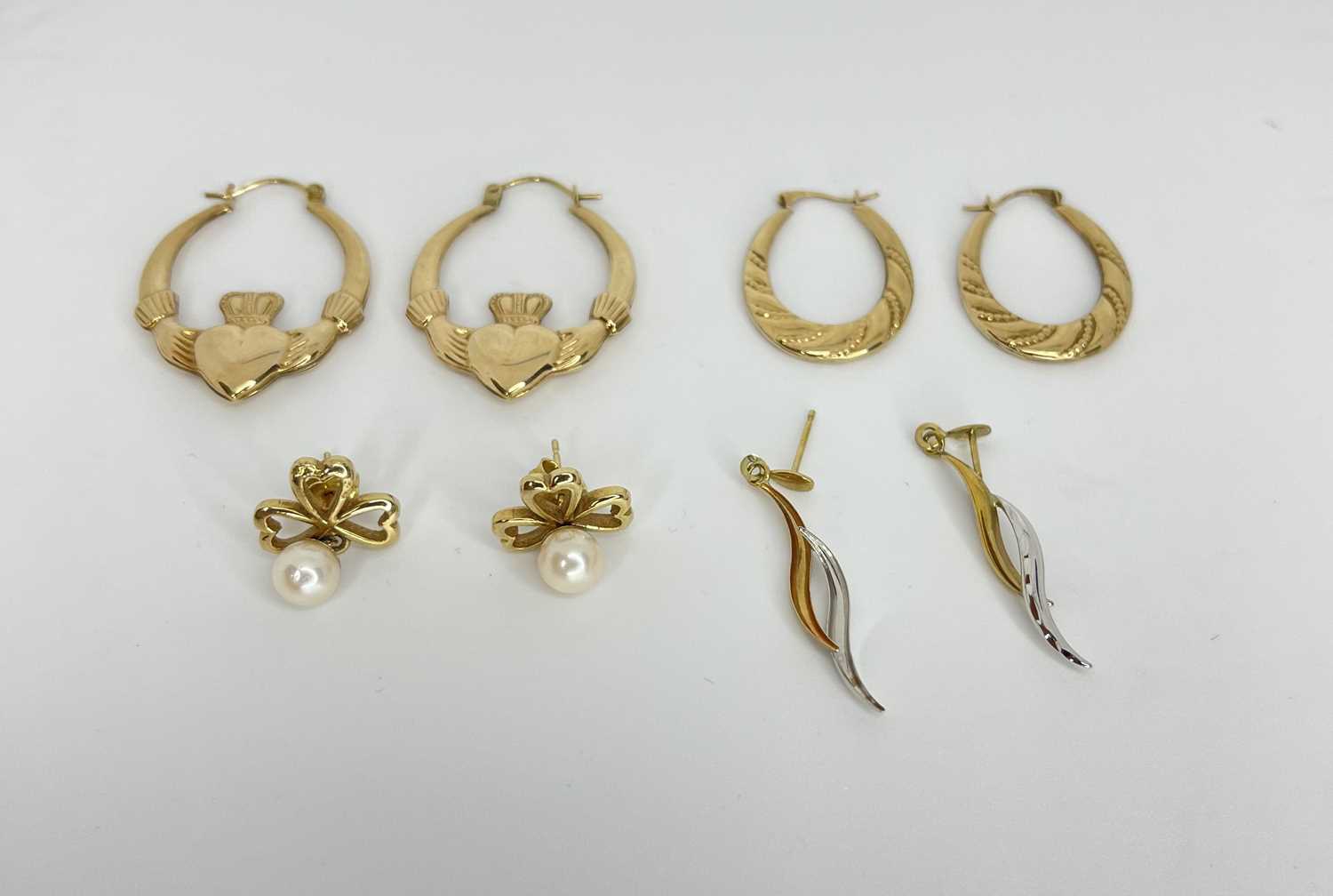 Quantity Of Gold Jewellery 14ct & 9ct Gold Earrings ( total 7.5 grams ) - Image 3 of 4