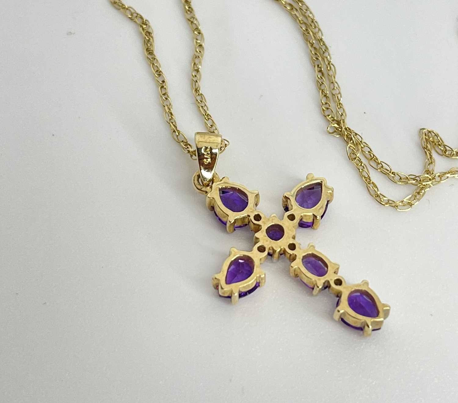 9ct Gold Amethyst And Diamond Cross Pendant Necklace, chain. 18 inches - Image 3 of 5