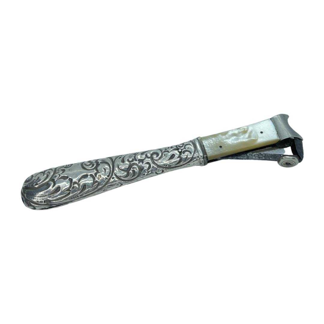 Silver Handled and Mother of Pearl Cigar Cutter. Sterling. 59 g. - Image 2 of 3