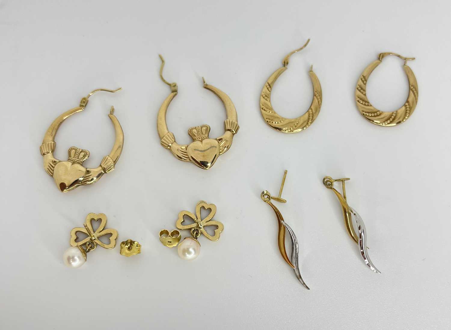 Quantity Of Gold Jewellery 14ct & 9ct Gold Earrings ( total 7.5 grams ) - Image 2 of 4