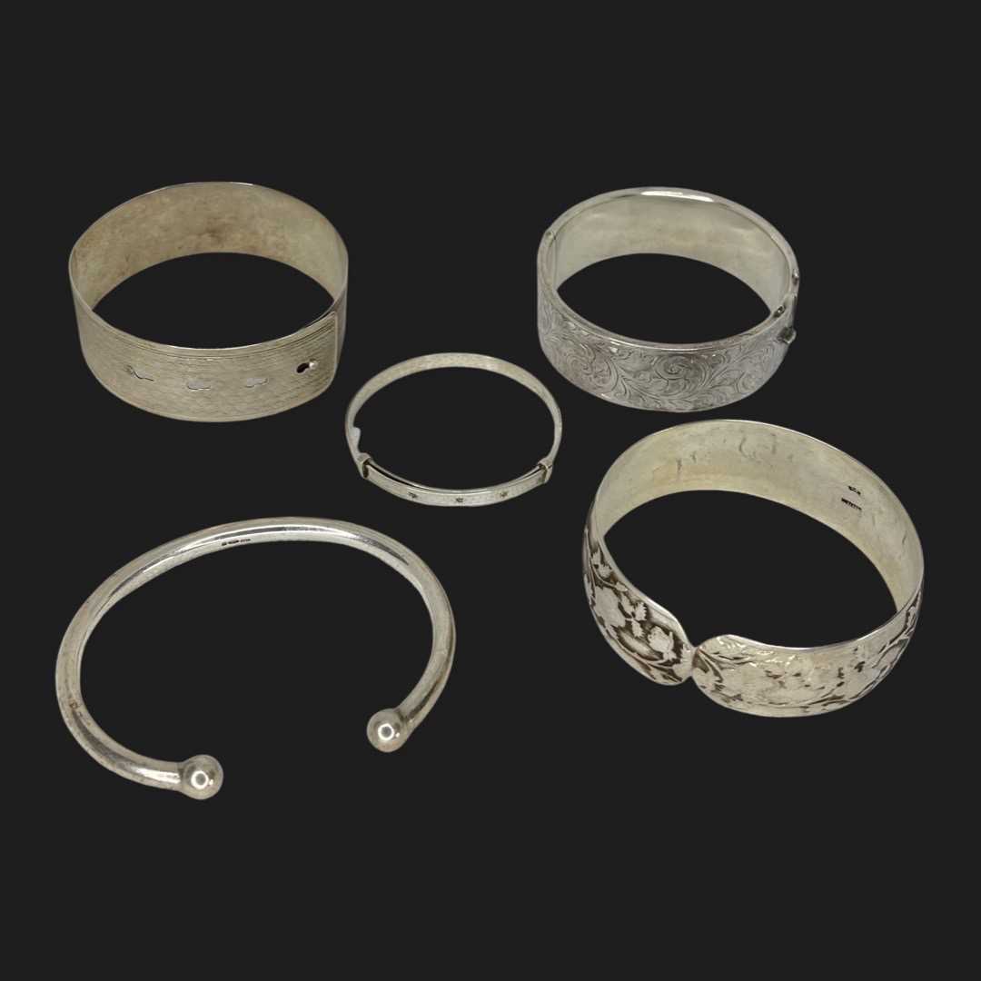 Mixed Lot Of Silver Bangles To Include A Diamond Baby Bangle ( 134 grams )