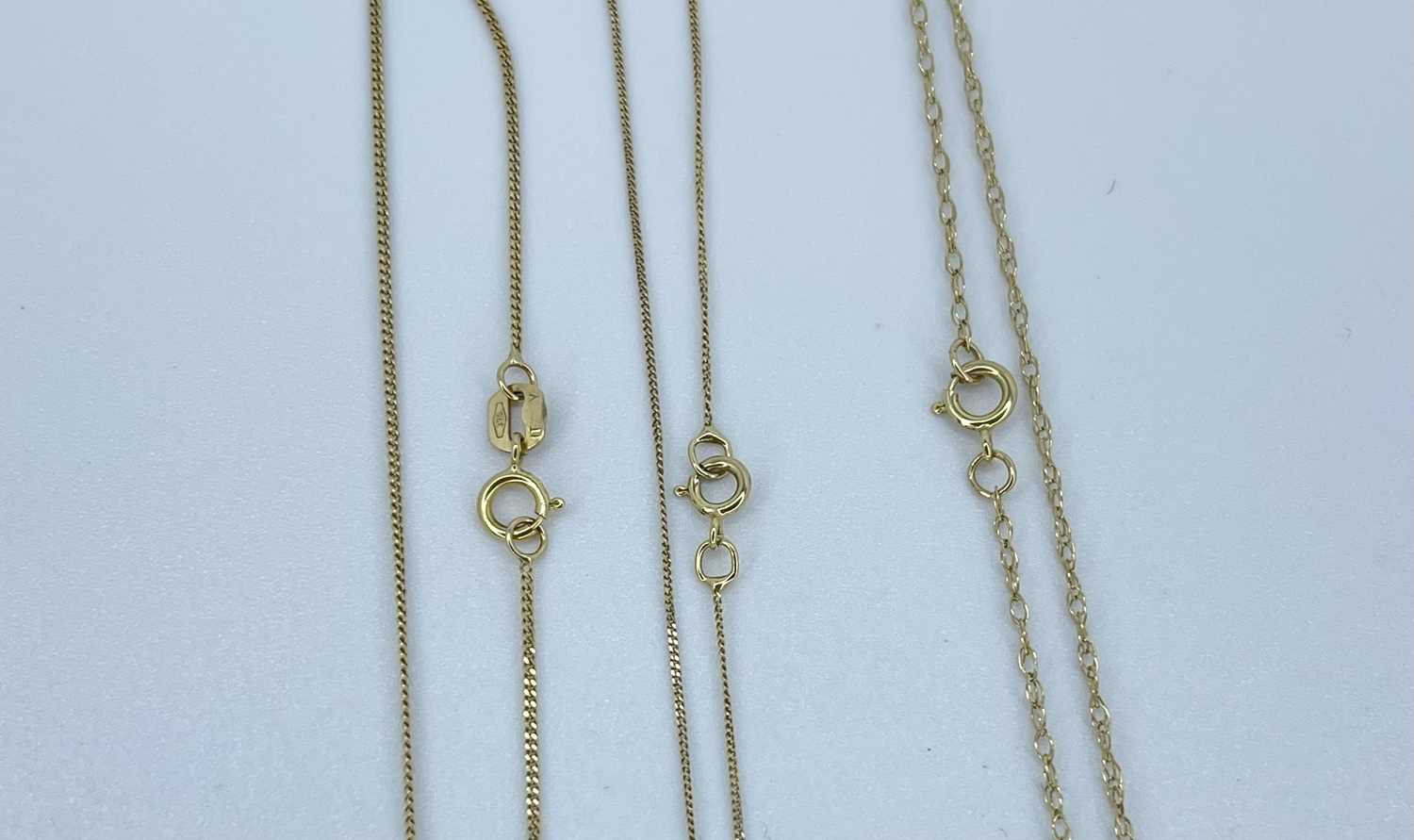 3x 9ct Gold And Diamond Necklaces ( 5.2 grams ) - Image 3 of 4