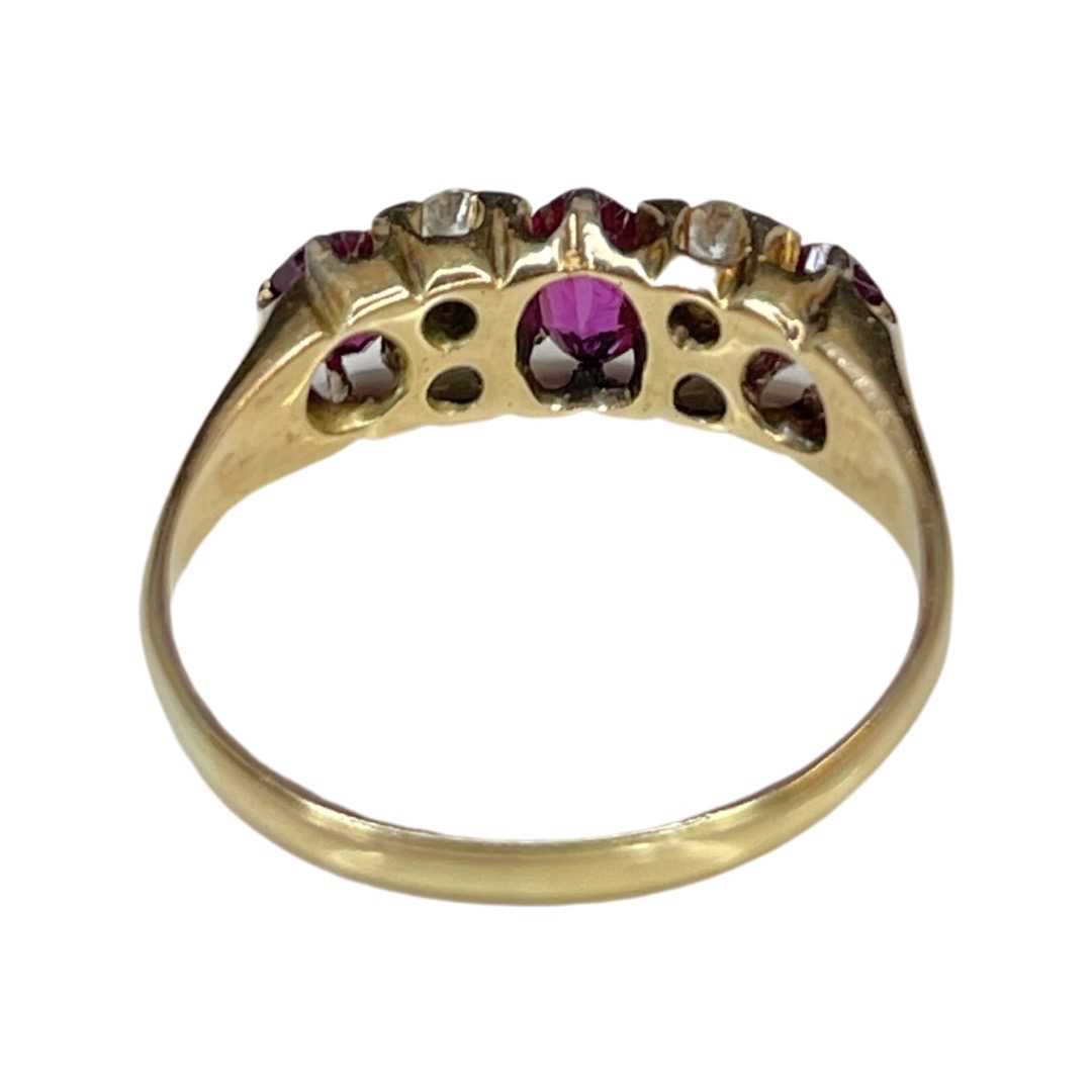 18ct Gold Ruby And Diamond Trilogy Ring ( 3.5 grams ) - Image 2 of 2