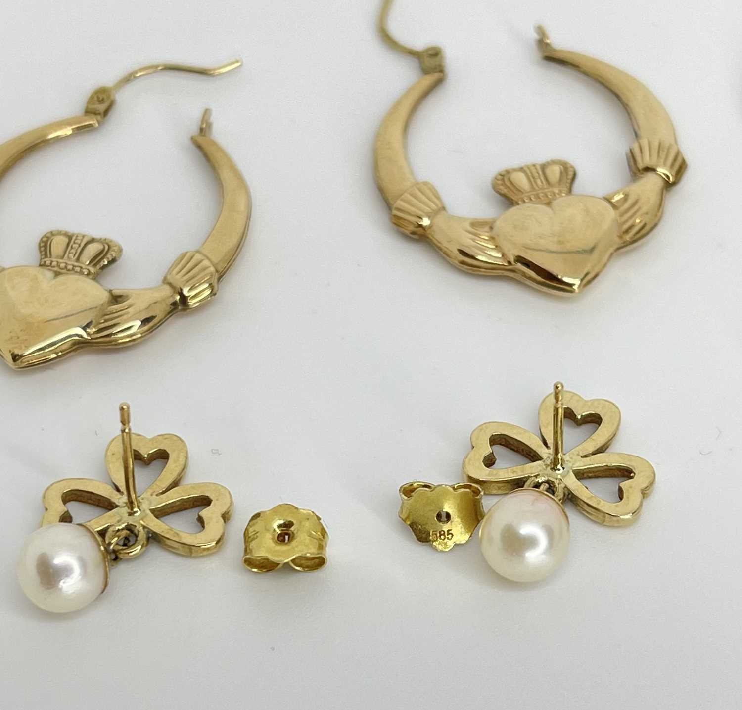 Quantity Of Gold Jewellery 14ct & 9ct Gold Earrings ( total 7.5 grams ) - Image 4 of 4