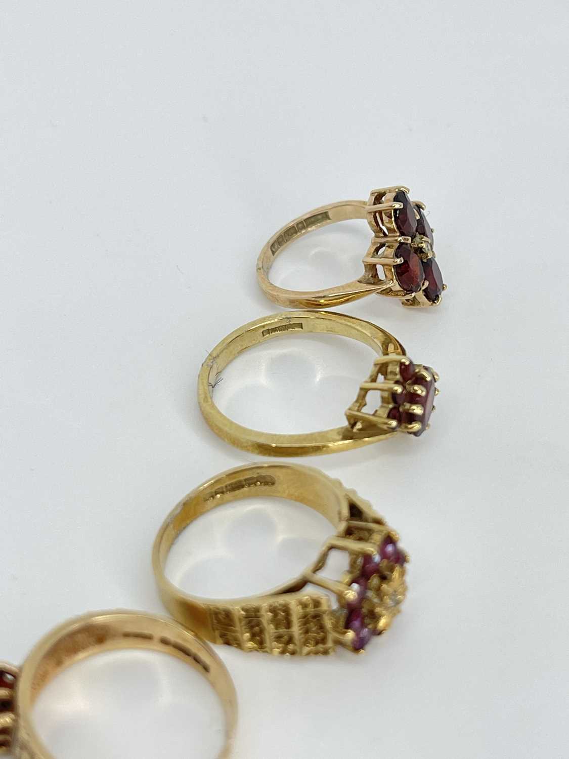 Mixed Lot Of four 9ct Gold Rings, Ruby, Diamond And Garnets ( 11.5 grams ) - Image 3 of 3