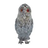Large Victorian Silver Owl Pepper. 65 g. Creswick and Co., Sheffield 1851