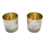 Cased Pair of Silver Gerald Benney Beakers, 224 g. Gerald Benney, London 1984