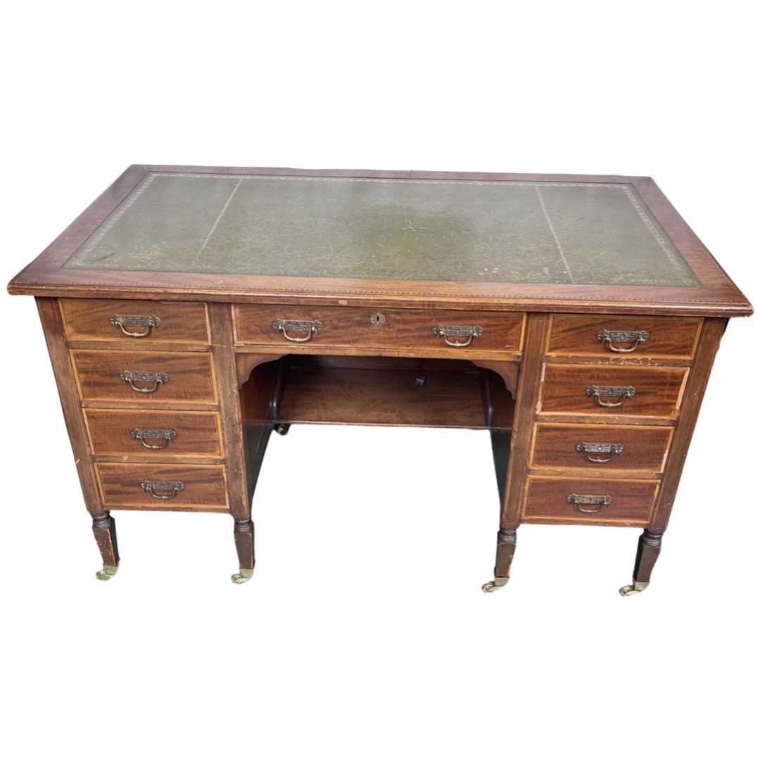 Early 20th Century Mahogany and Crossbanded Twin Pedastal Desk