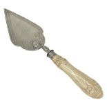 Silver Ivory Handled Trowel. 169 g. Walker and Hall,