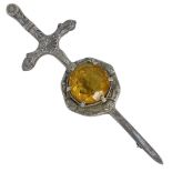 Scottish Silver and Citrine Stone Dagger Brooch. 15 g. Robert Allison Glasgow 1954