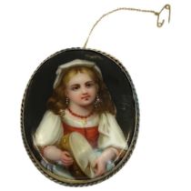 A Victorian Hand Painted Porcelain Brooch.