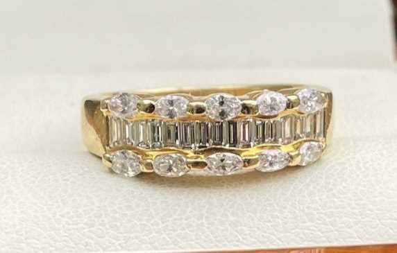 A diamond set 18 carat gold half hoop band ring - Image 3 of 4