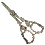 Cast Silver Victorian Grape Scissors. 139 g. London 1887, William Hutton and Sons