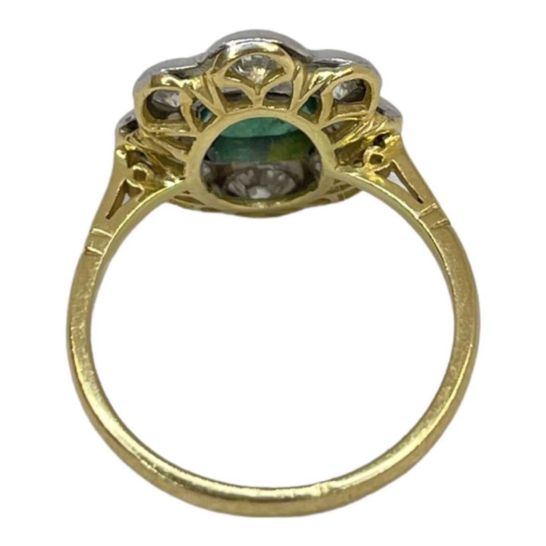 An Emerald and Diamond Cluster Ring - Image 2 of 2