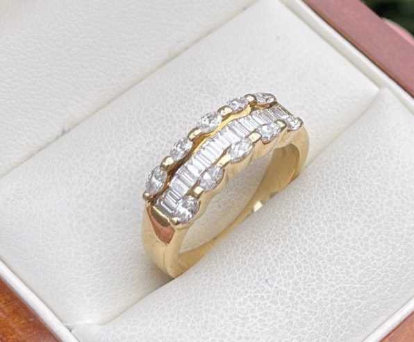A diamond set 18 carat gold half hoop band ring - Image 2 of 4