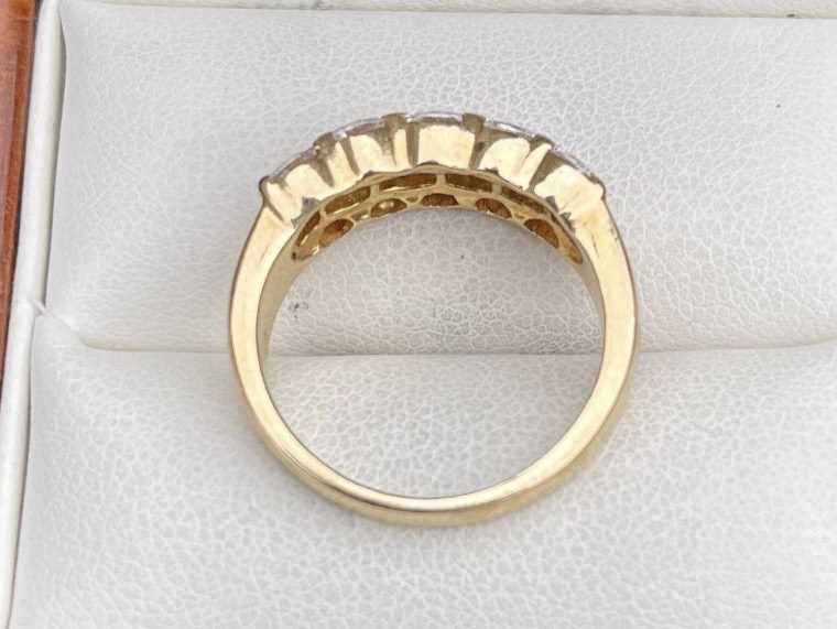 A diamond set 18 carat gold half hoop band ring - Image 4 of 4