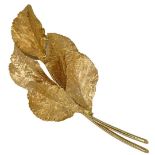 An 18ct Leaf brooch