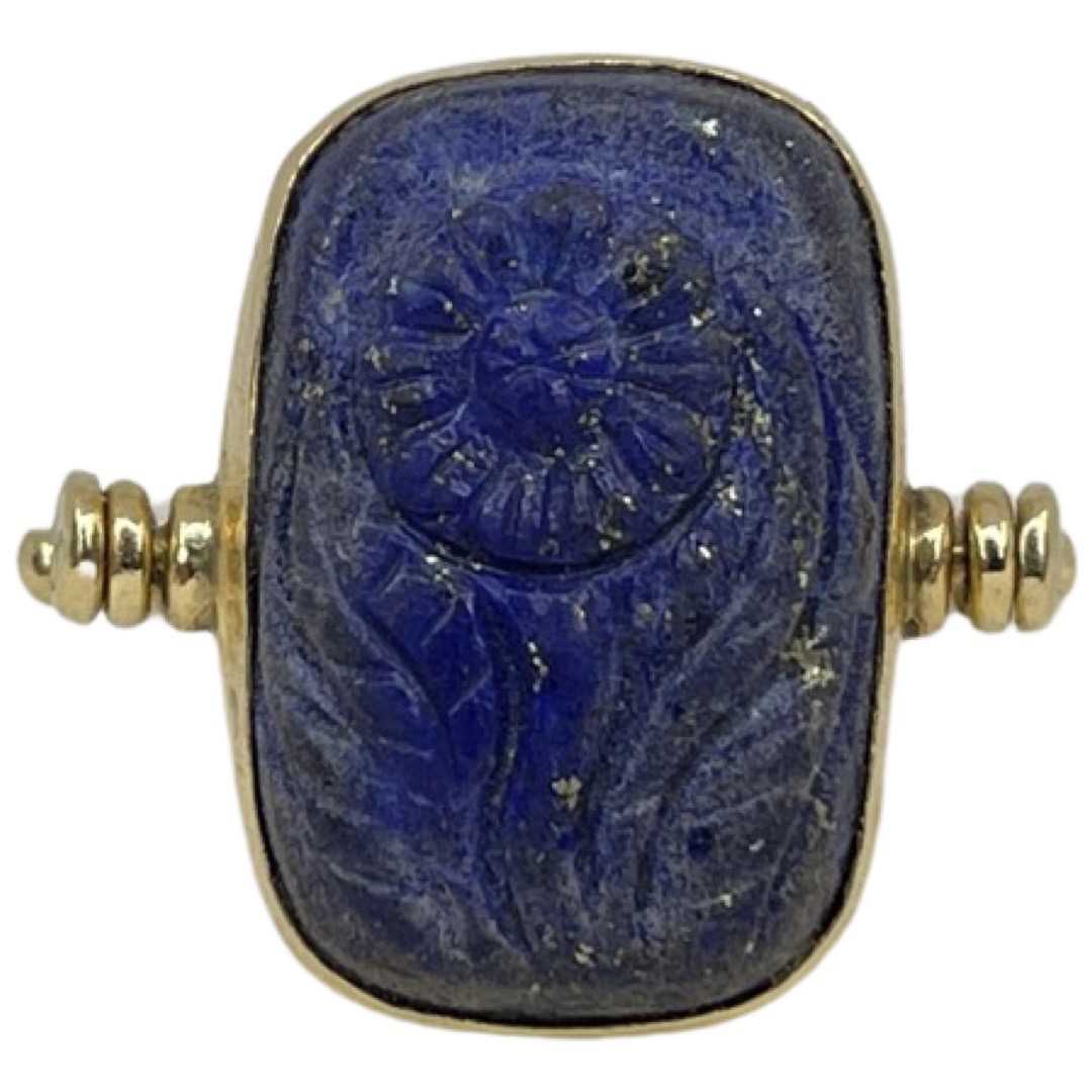 A Yellow Gold and Lapis Lazuli Dress Ring. - Image 2 of 3