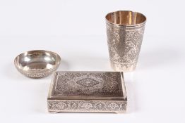 Konvolut. Silber. Arabisch. Zigarettendose, Becher und Schälchen. Gew. 507 g. L: 12 x 9 x 2