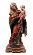 Madonna mit Kind. Deutsch, nach 1900. Holz, vollrund geschnitzte und gefasste Figur der Gotte