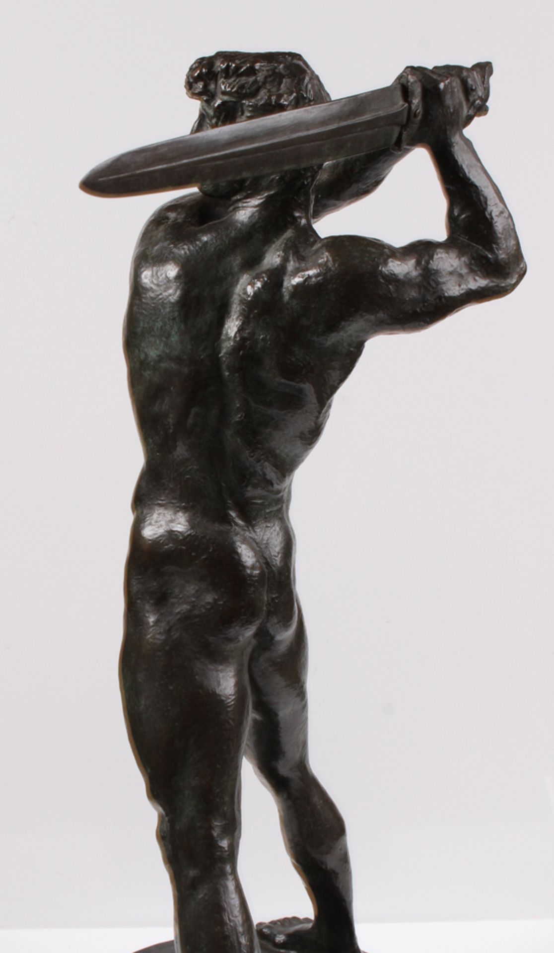 Franz von Stuck. Tettenweis 1863-1928 München. "FEINDE RINGSUM" Bronze, dunkelbraun patinier - Bild 2 aus 13