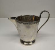 Sahnegießer. Sheffield, um 1910. 925 Silber. Gew. 109 g. Marke: H: 10 cm.