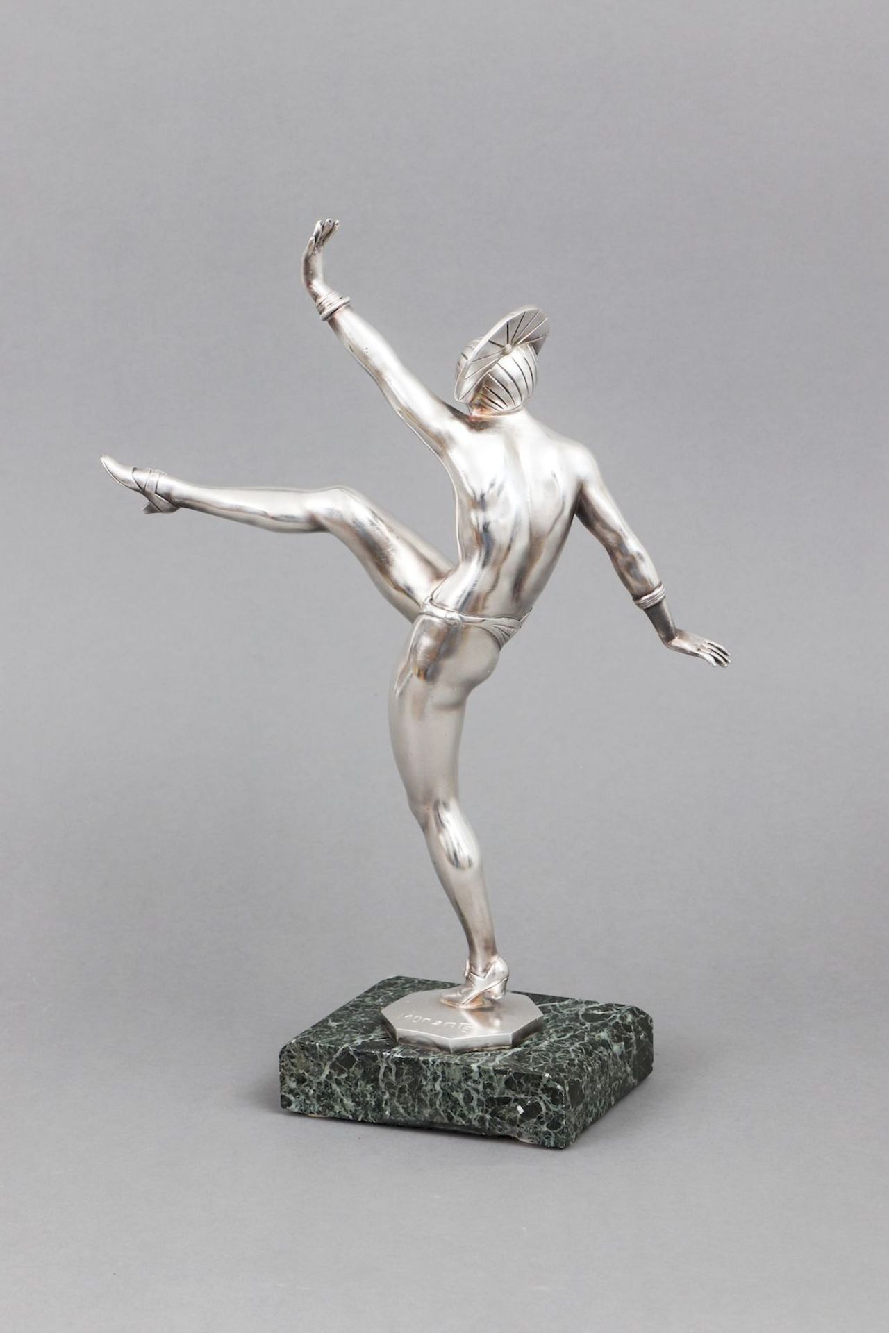 JEAN-PIERRE MORANTE (19./20. Jhdt.) Figur ¨High-Kick¨ - Bild 2 aus 4