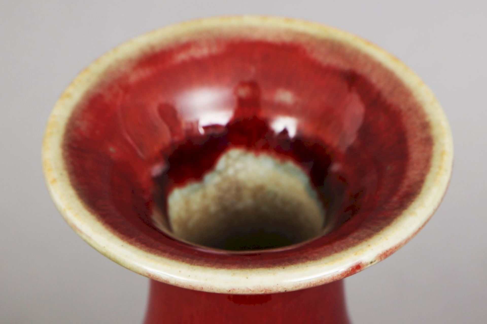 Chinesische ¨sange-de-boeuf¨ (Ochsenblut) Vase - Bild 3 aus 4