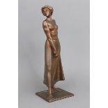ERNST SEGER (1868 Nowa Ruda, Polen - 1939 Berlin), Bronzefigur ¨Fechterin¨Ausführung um 1920,