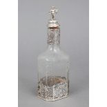 Karaffe / Flaconeckige Flasche im Korb aus 800er Silber, farbloses Glas, geätzt und geschliffen, mit