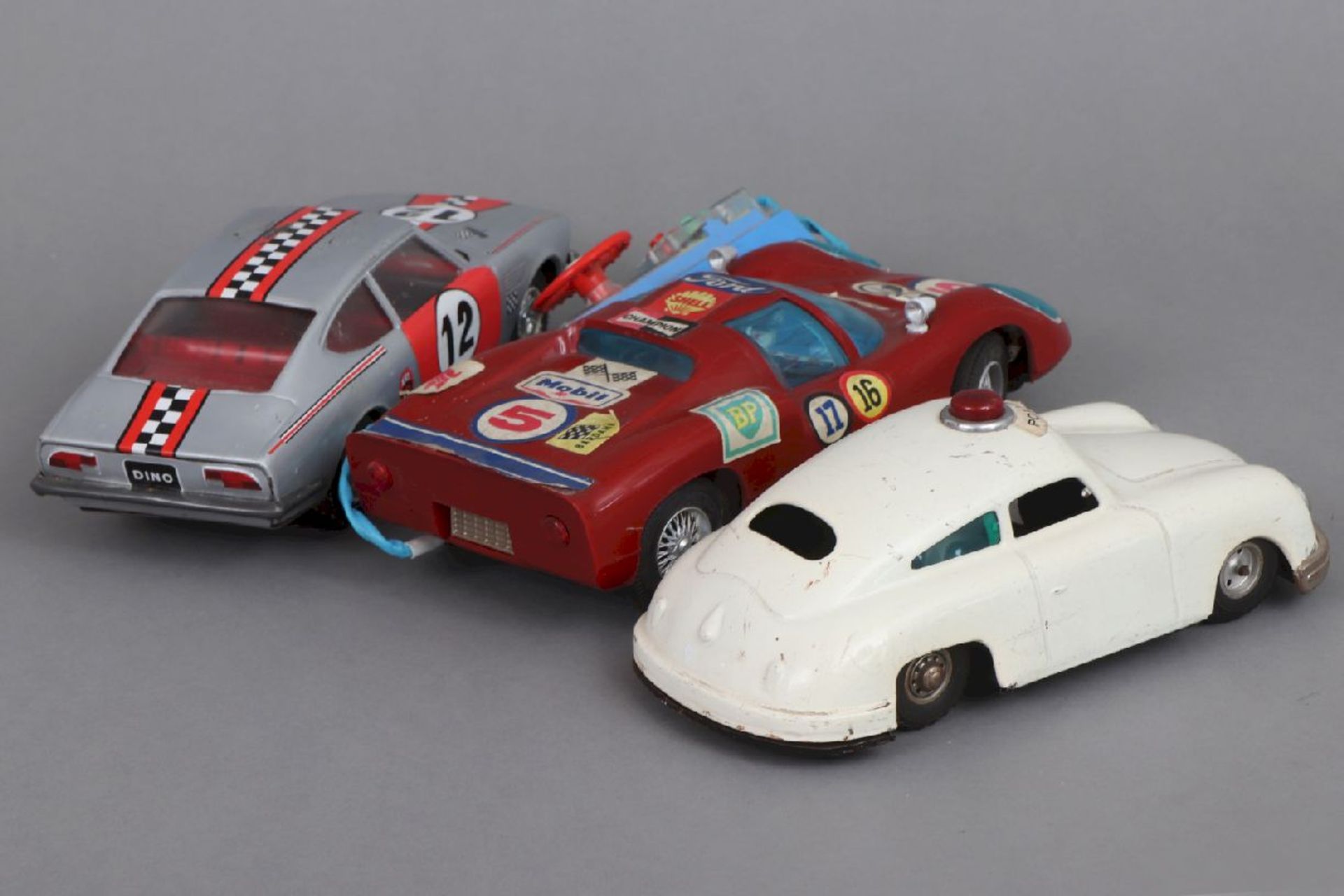 3 Modellautos der 1960/70er Jahre1x FIAT Dino, Hersteller Joustra, in original Box, 1x PORSCHE - Image 2 of 6