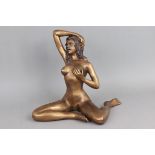 Bronzefigur ¨Sitzender weiblicher Akt in erotischer Pose¨kupferbraun patiniert, unbekannter