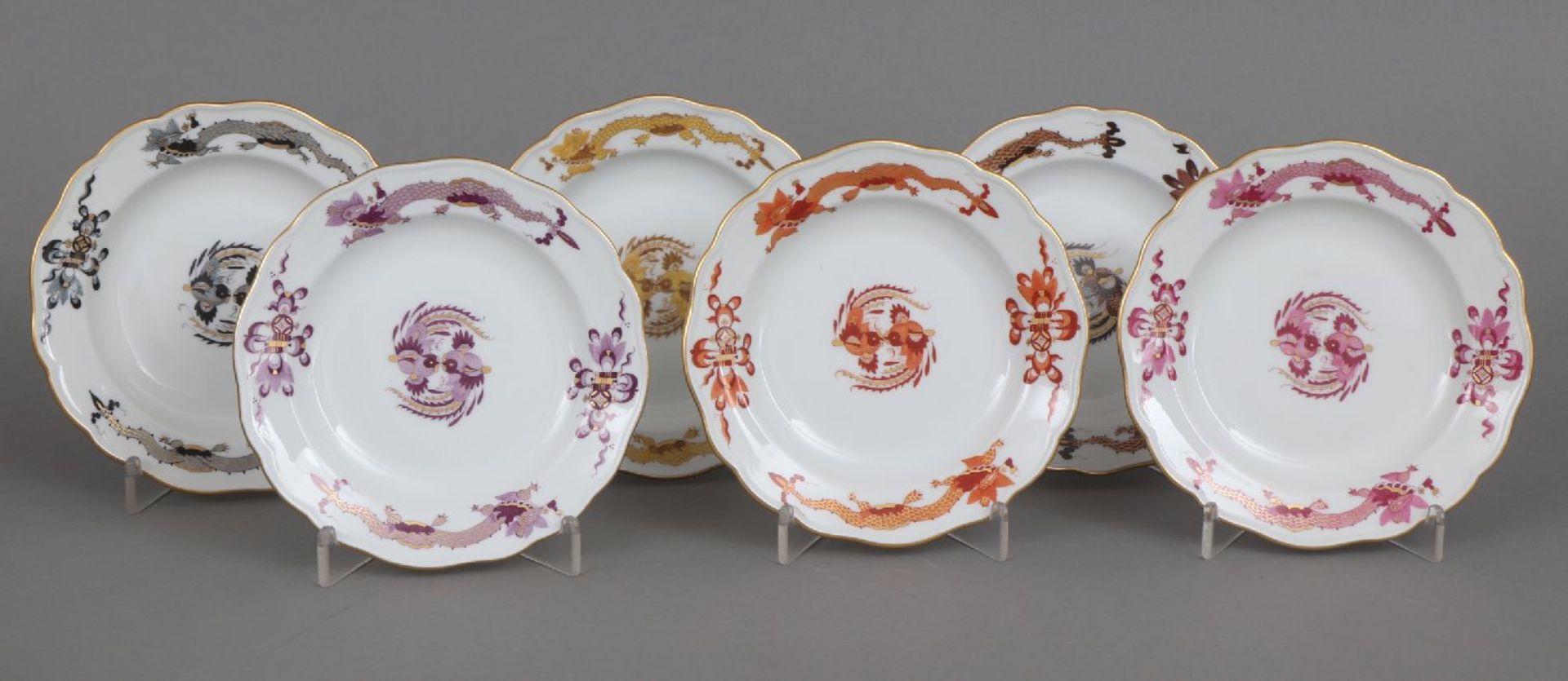 6 MEISSEN Mokkagedecke2. Hälfte 20. Jahrhunderts, Form ¨Neuer Ausschnitt¨, ¨Reicher Hofdrache¨-Dekor - Image 3 of 6