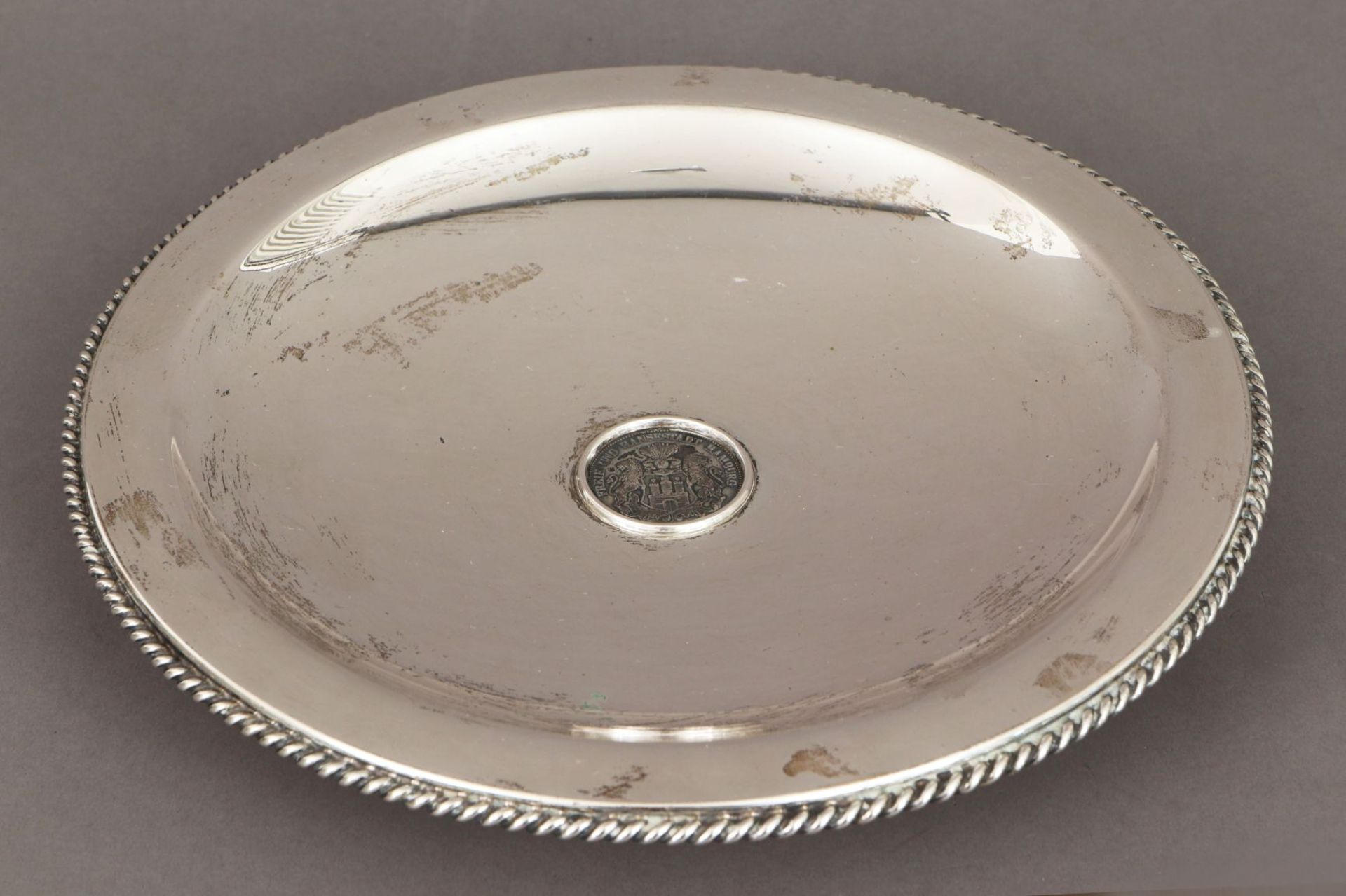 Silber Münzteller835er Silber, Deutsch, um 1960, Meisterstempel Lampe, bezeichnet ¨Handarbeit¨,