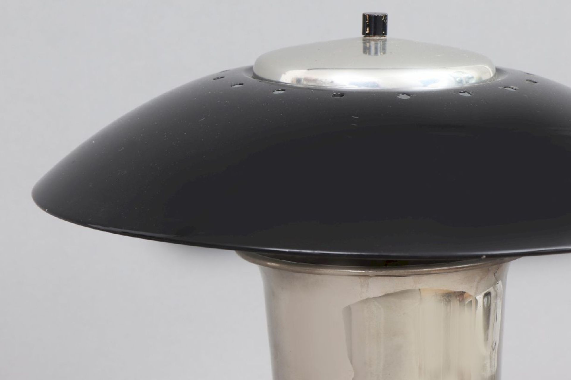 Tischlampe ¨BAUHAUS¨verchromtes und schwarz lackiertes Metall, Pilzform, gewölbter, schwarz - Image 2 of 2