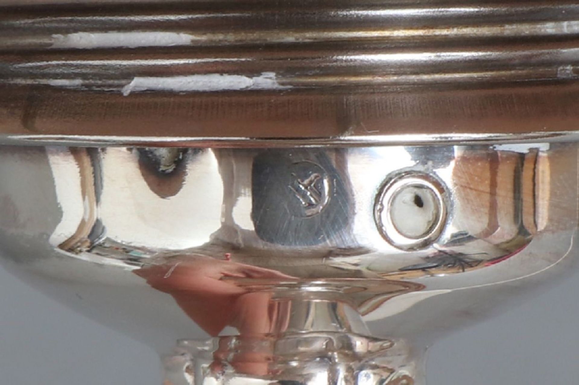 TischlampeFuß in Forme eines versilberten Leuchters, Säulenschaft, 1 elektrische Brennstelle, - Image 3 of 4