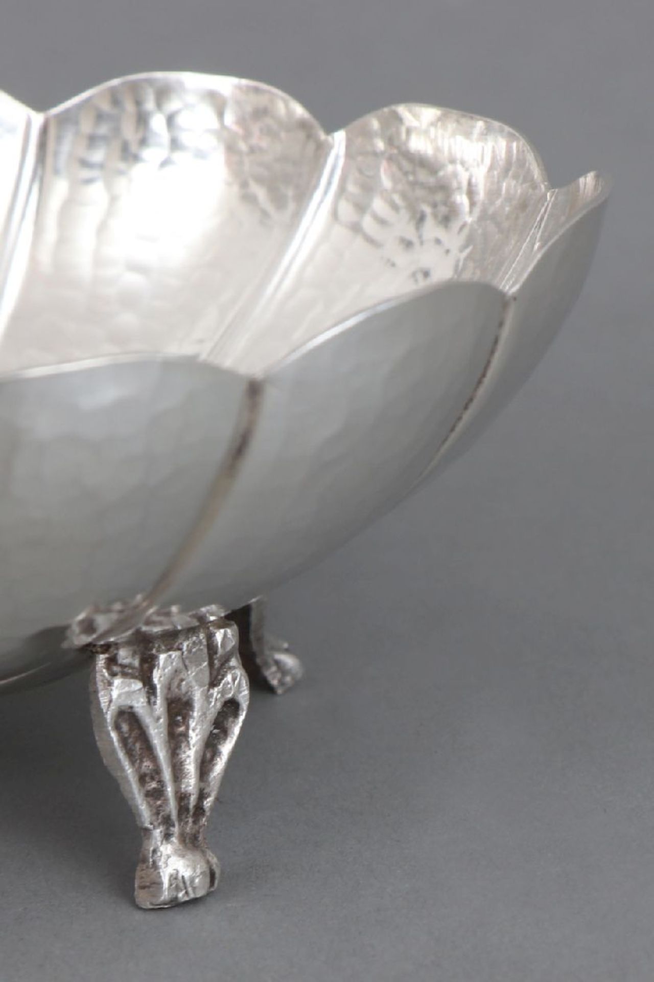 Silber Anbietschälchen925er (Sterling) Silber, handgehämmerte, ovale Muschelform auf 4 blattförmigen - Image 3 of 5