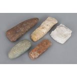 5 steinzeitliche Faustkeile und Beilediverse Formen, Größen, Fundorte und Gesteine, L ca. 7-17cm,