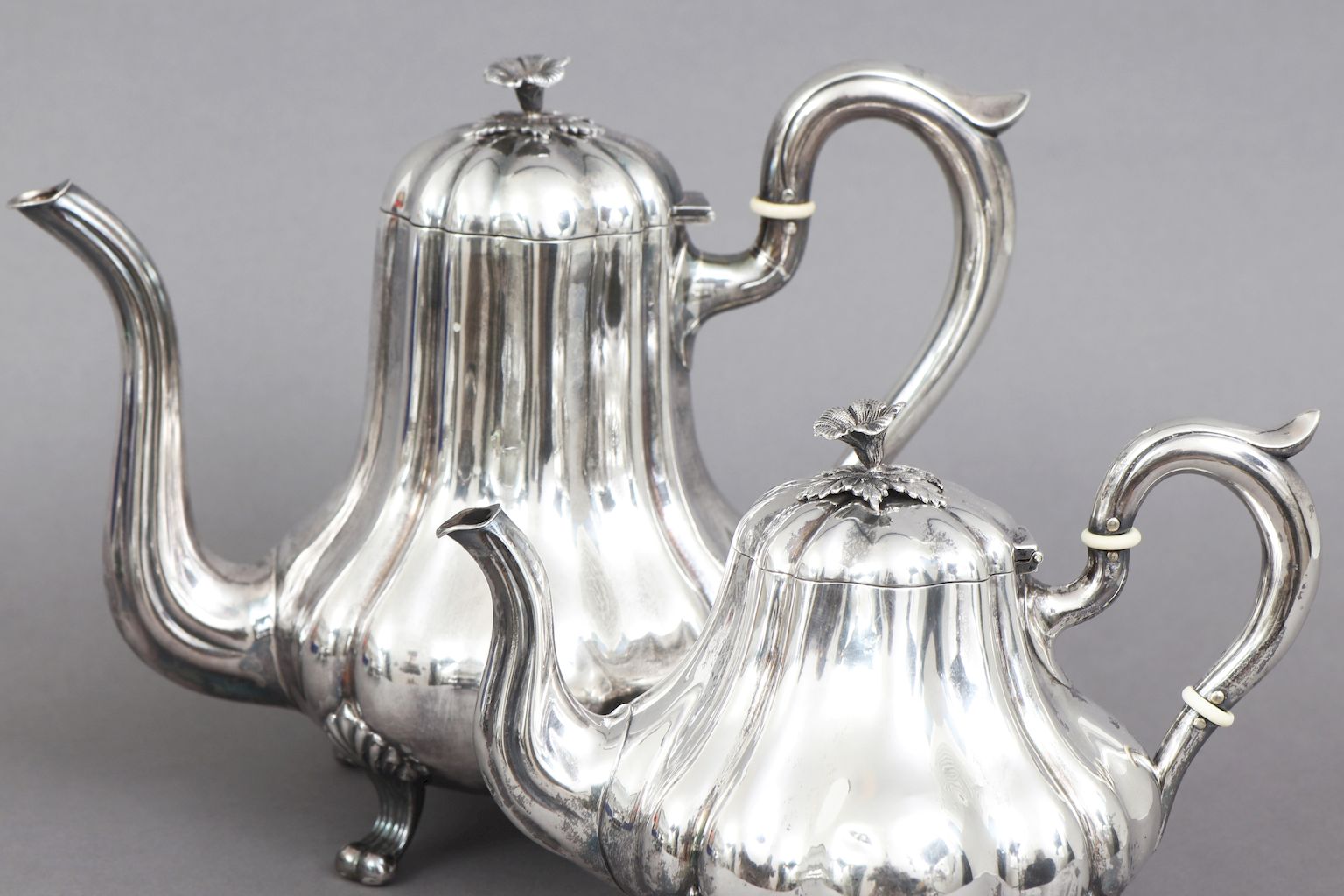 Silber Tee- und Kaffeeservice19. Jahrhundert, 925er Silber, 4-teiliges Set bestehend aus Teekanne, - Image 4 of 5