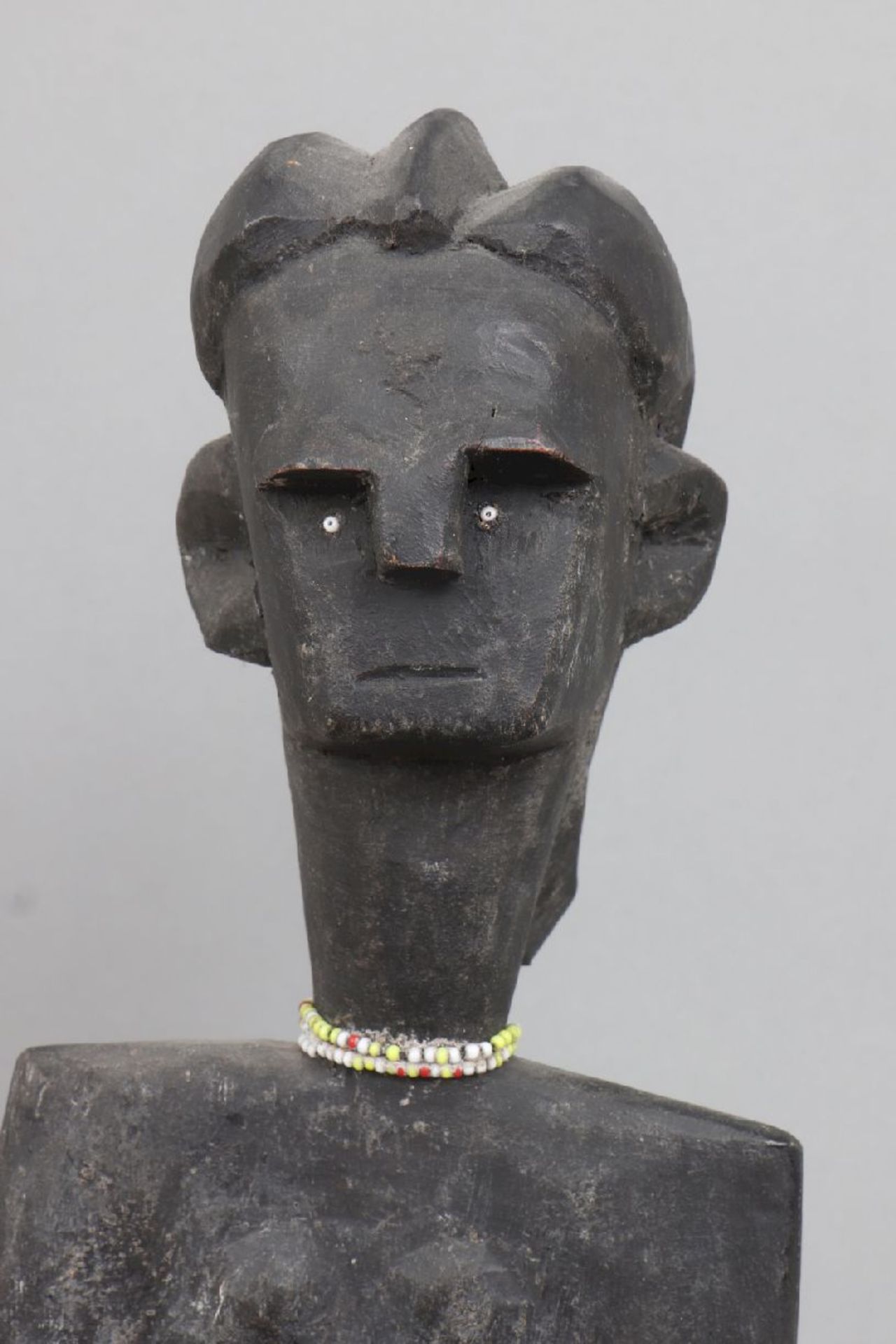 Afrikanische Ritualfigur, wohl Senufostuhlförmige Figur mit weiblichem Kopf mit gekämmtem Haar, - Image 5 of 5