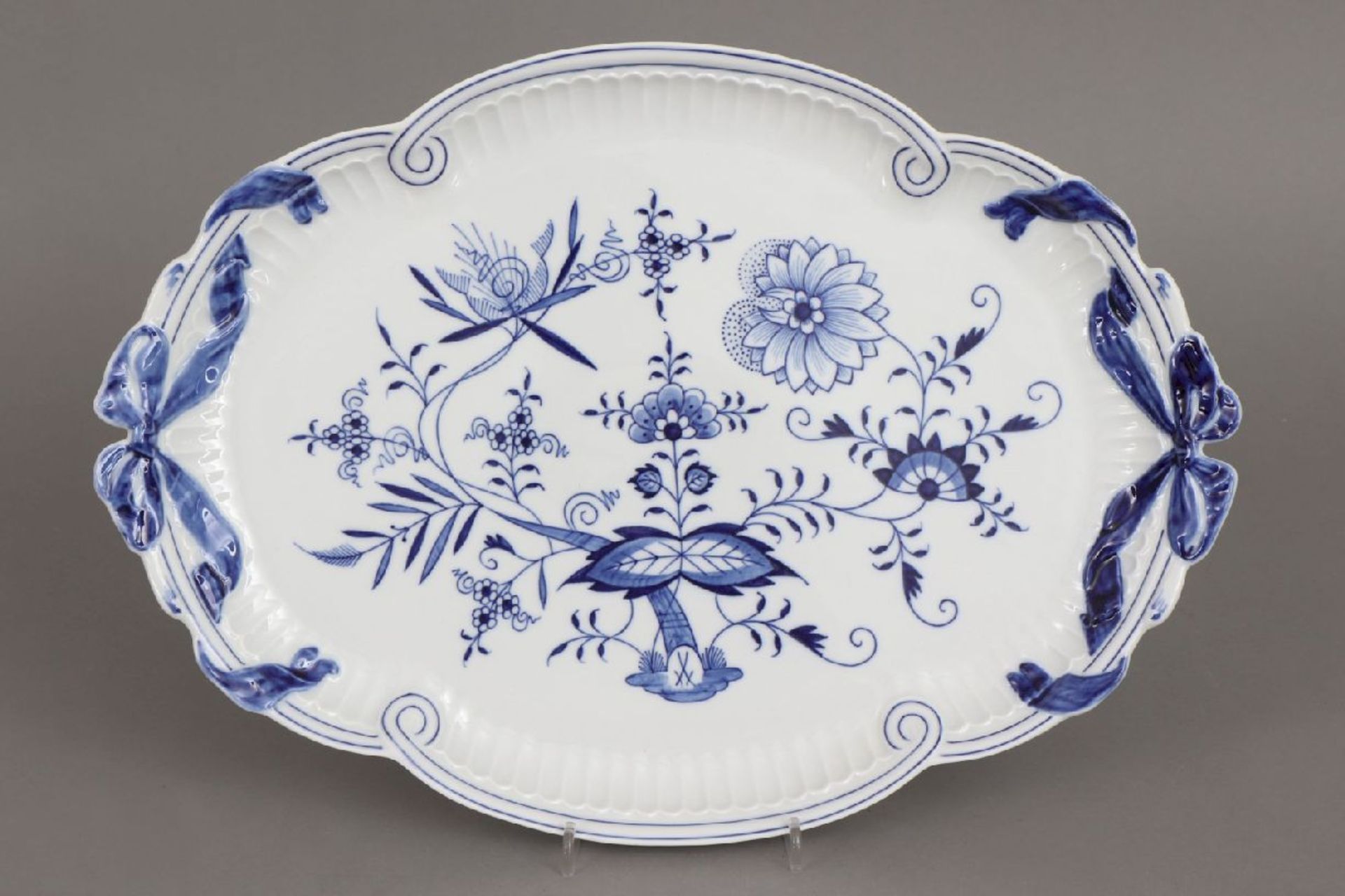 MEISSEN Tablett/Platte2. Hälfte 20. Jahrhunderts, Form ¨Neuer Ausschnitt¨, unterglasurblaues ¨